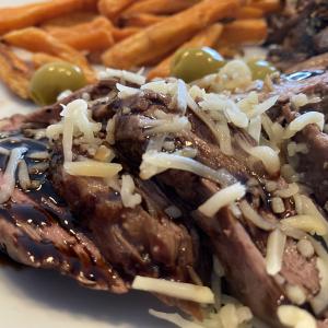 Gegrilde bavette met zoete aardappelfriet
